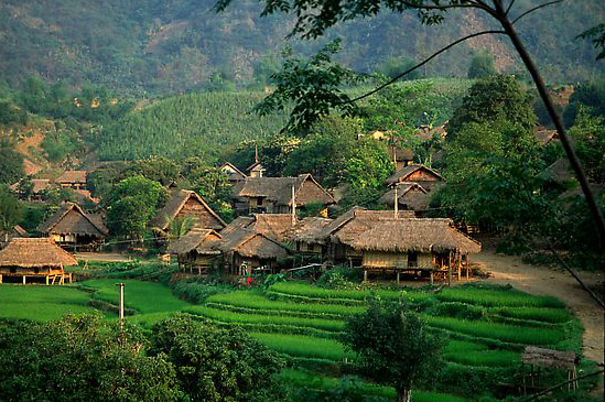 Mai Chau – Hoa Binh Lake – Go Lao Waterfal 3 days/ 2nights Tour